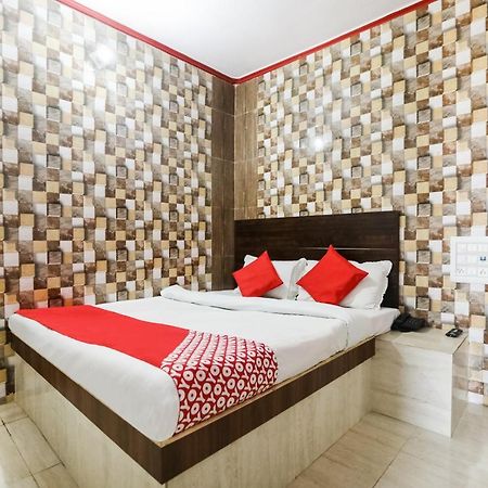 Oyo 69534 Hotel Nanda Tower Hanumāngarh Kültér fotó