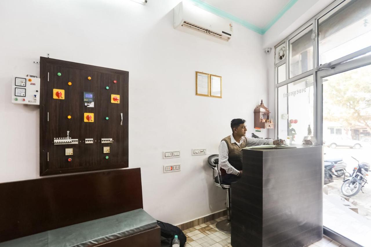 Oyo 69534 Hotel Nanda Tower Hanumāngarh Kültér fotó